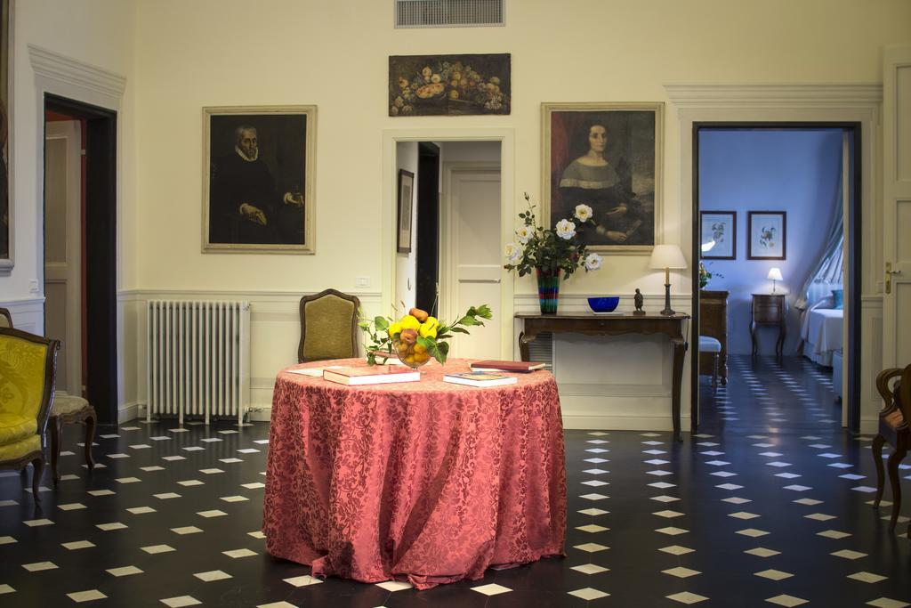 Palazzo Lengueglia B&B Albenga Eksteriør billede